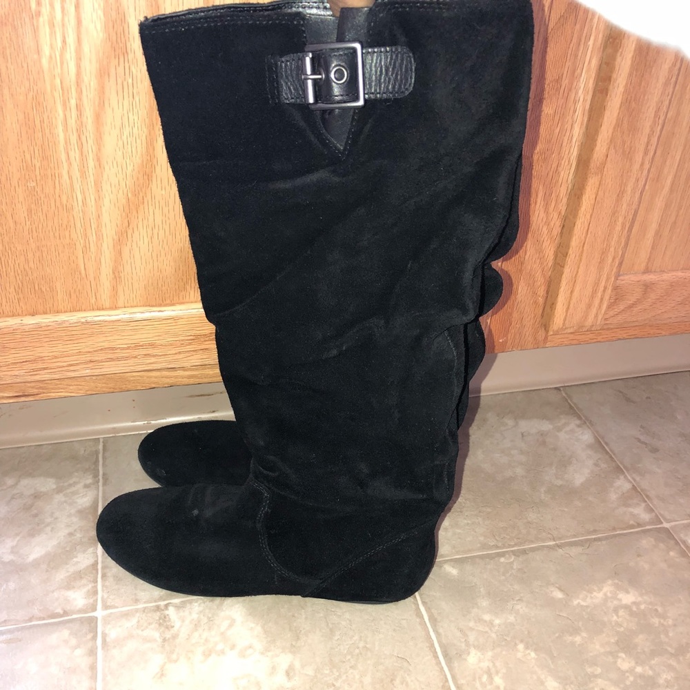 Black suede boots!! Buckle detail!!!